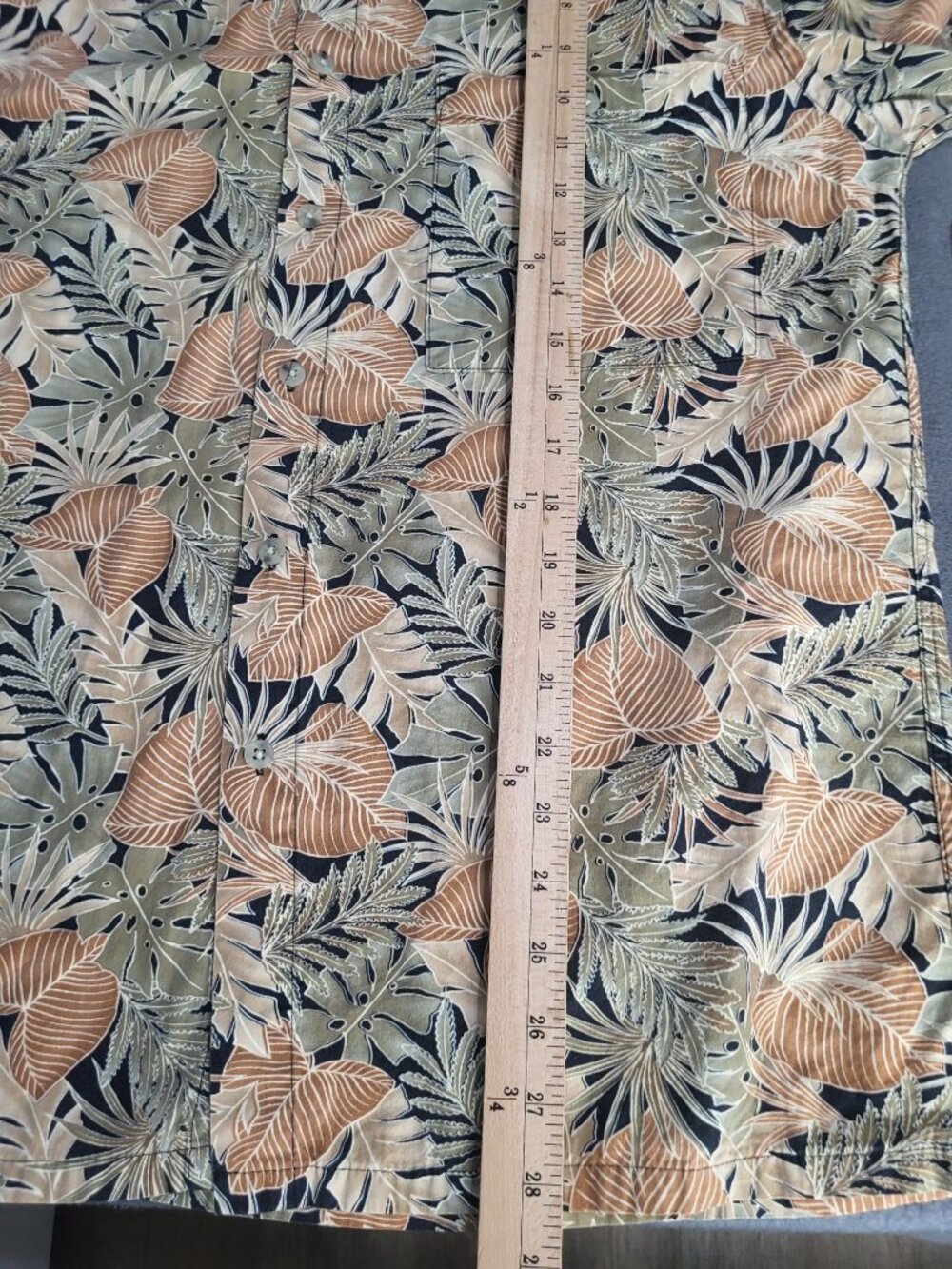 PIERRE CARDIN VTG Men's Small Hawaiian Floral Palm Print Button Up Shirt Beach - Picture 6 of 7